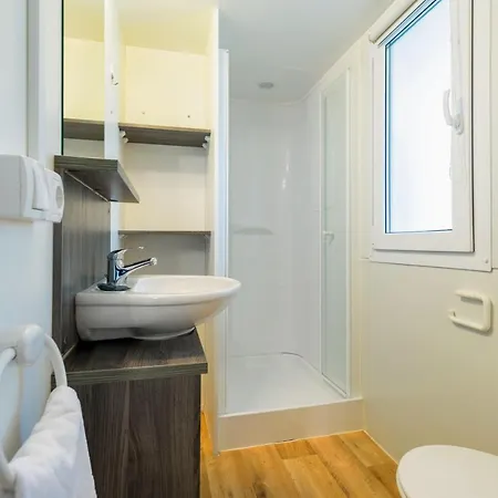 Kamp Vira Mobile Homes هفار