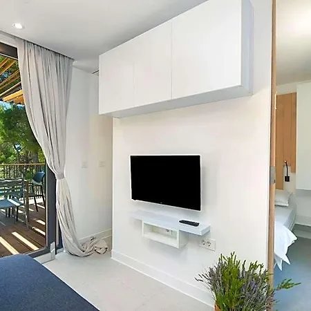 Kamp Vira Mobile Homes منتزه العطل