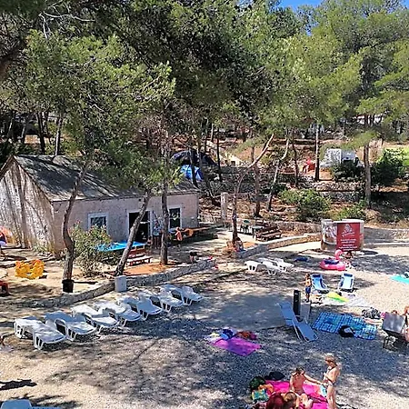 Kamp Vira Mobile Homes פארק נופש חוואר