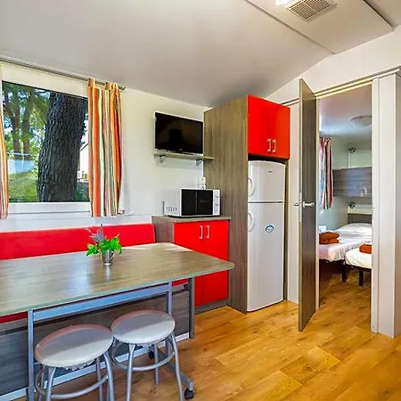 Holiday park Kamp Vira Mobile Homes 4*