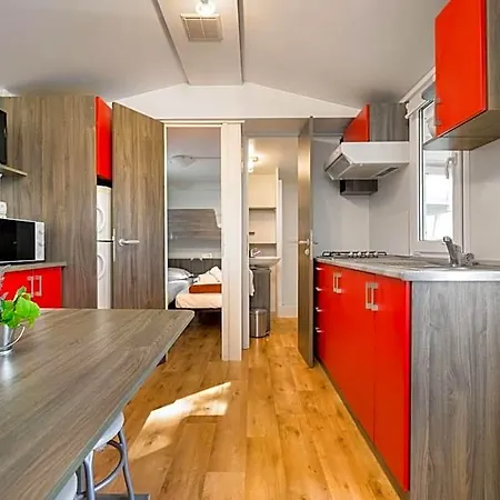 Kamp Vira Mobile Homes פארק נופש