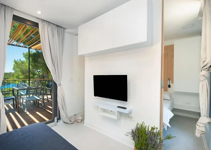 Kamp Vira Mobile Homes Vakantiepark Hvar Town