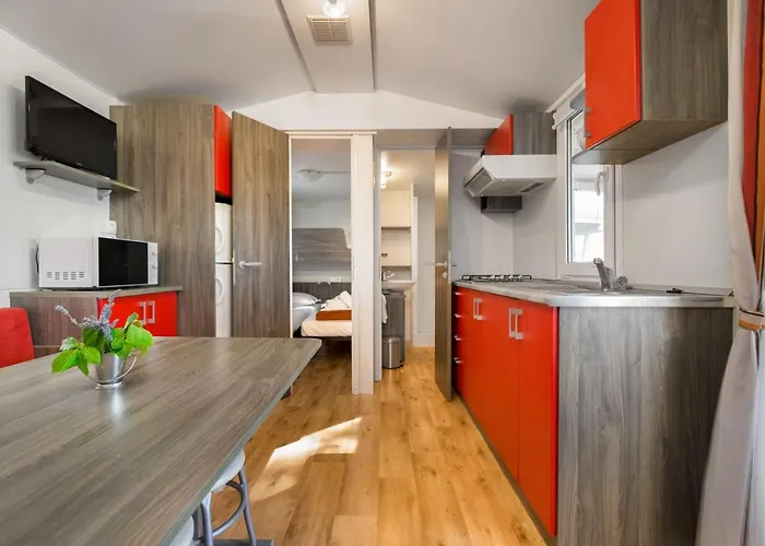 Kamp Vira Mobile Homes 4*